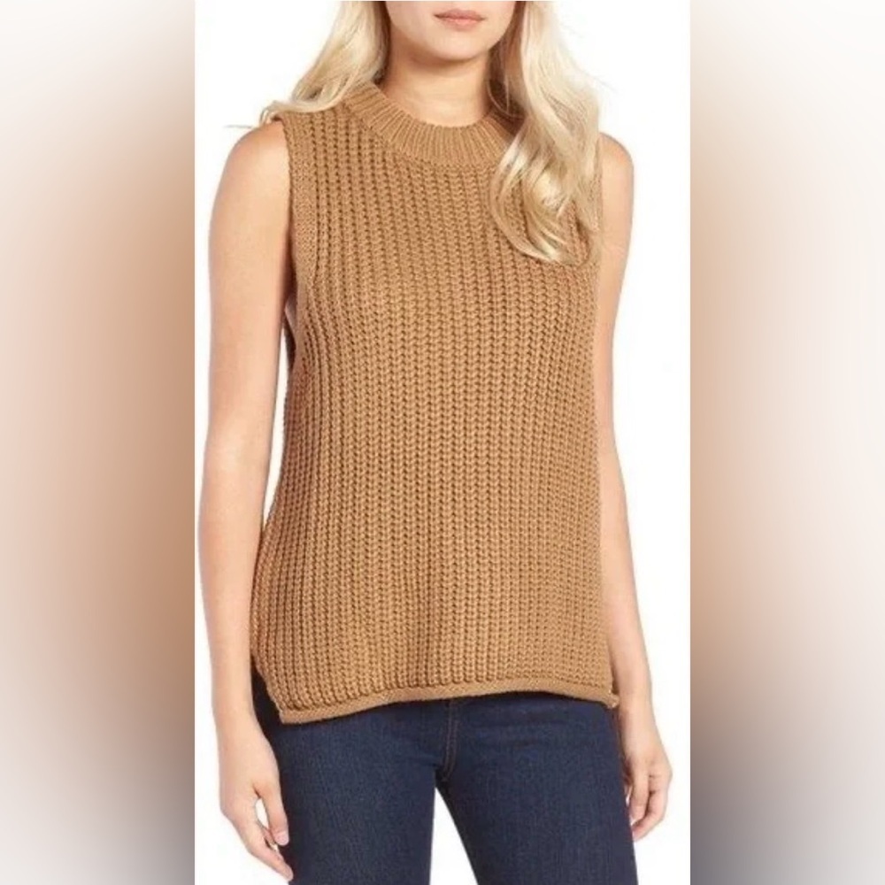 NWT J.O.A. Tan Chunky Knit Sweater Vest Size M
